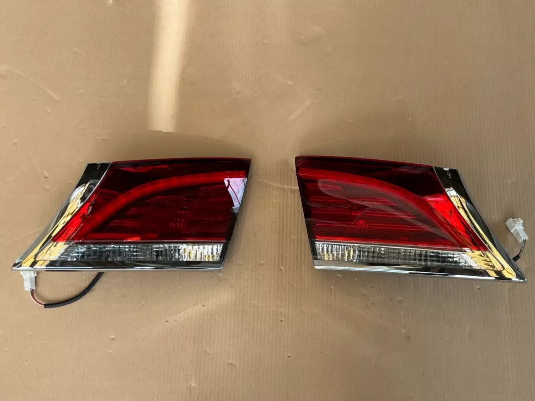 TOYOTA GRS210 STANLEY 30-405 テールランプ拍卖