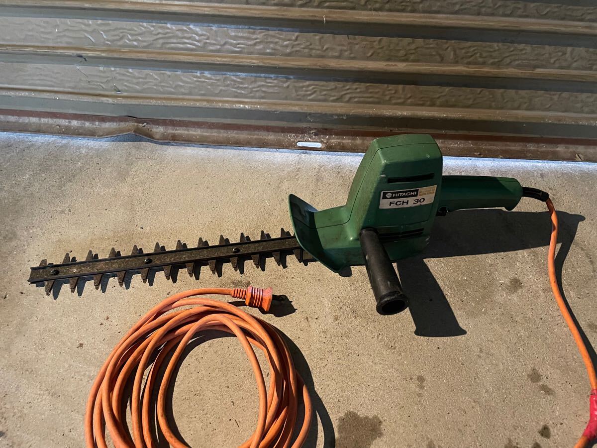 電動工具 ヘッジトリマー 生垣バリカン 日立  ヘッジトリマ 刈払機拍卖