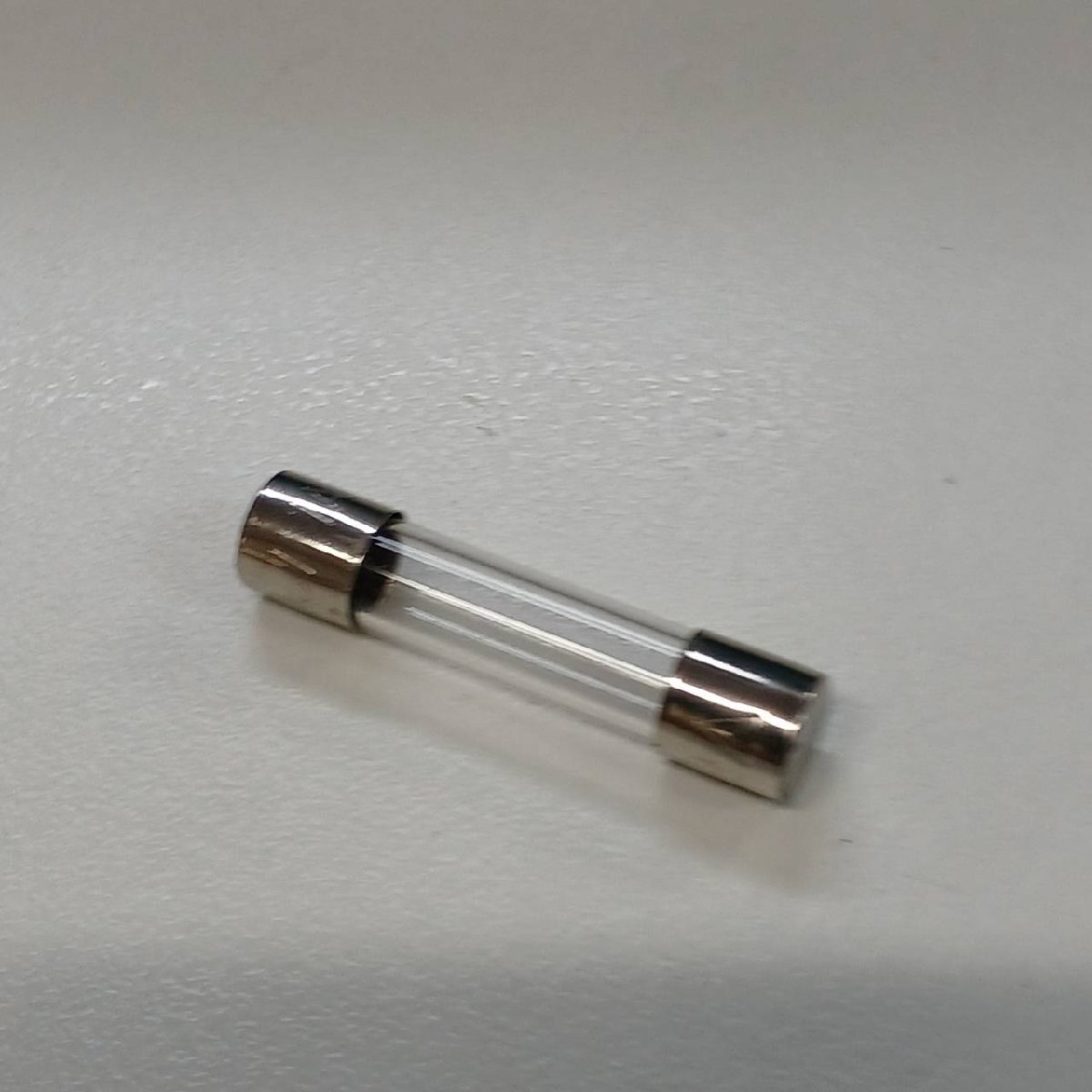 【新古品】F.G.B.o.管形ヒューズ GLASS TUBE FUSE FUJI 内容量:1個(1~60個まで購入可) A-014拍卖