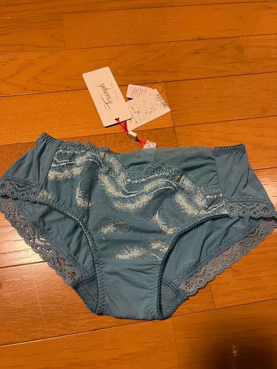 triumph トリンプ プレミアムレーベル高級ショーツ 青緑色 新品未使用です。Mヒップハング拍卖