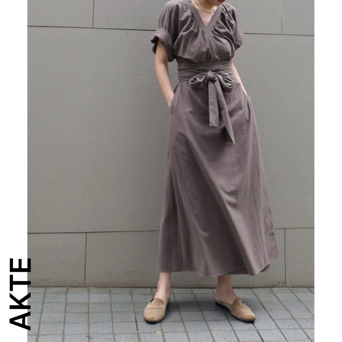 アクテ カシュクールワイドリボンワンピース AKTE フレアスカート マキシワンピース 半袖 カーキ レディースフリーサイズ 美品 拍卖