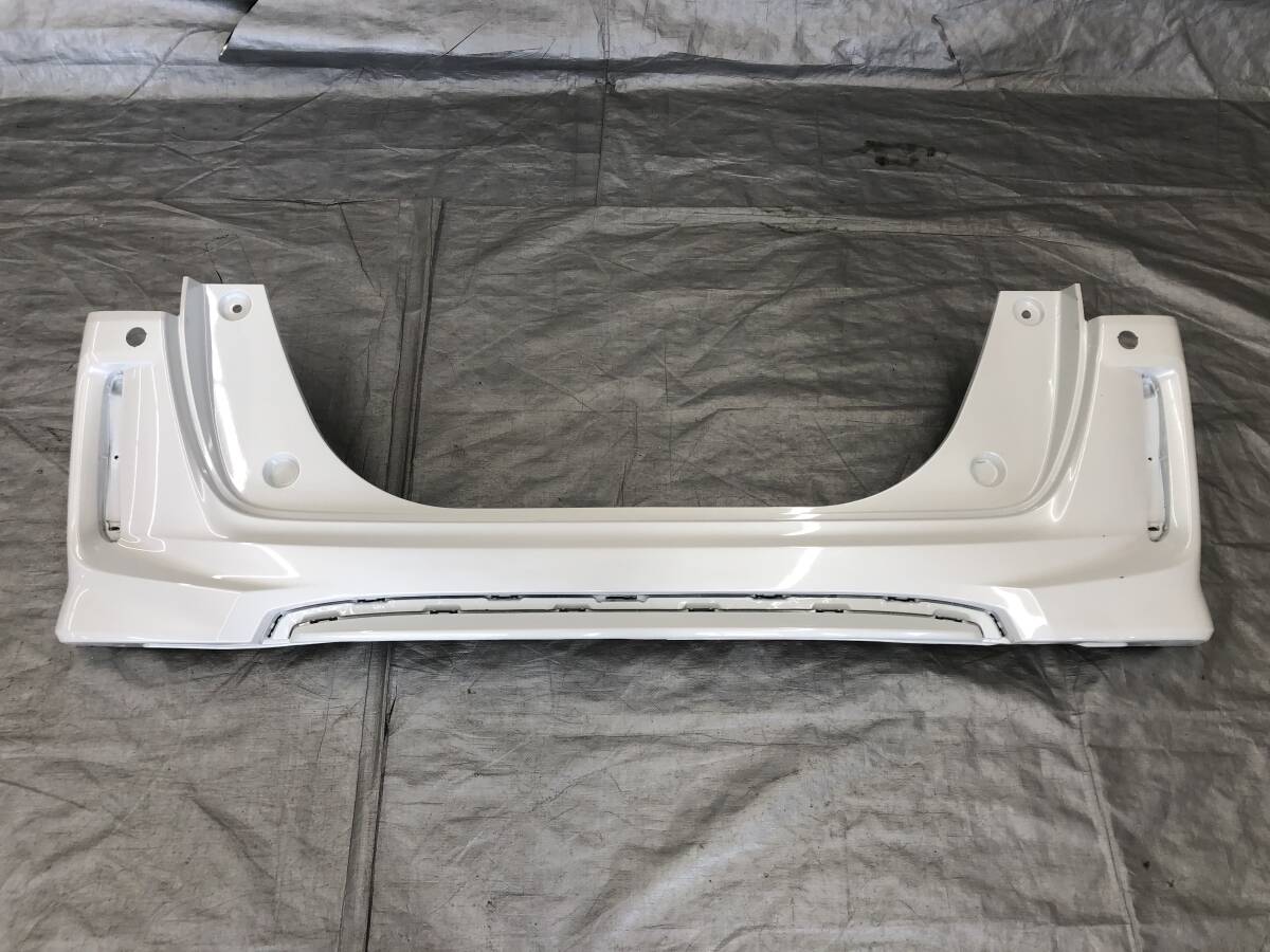 □□2411-R67 スタート即決!JF3 JF4 N-BOX カスタム 前期 純正 リヤバンパー 71501-TTA-J000 パール拍卖