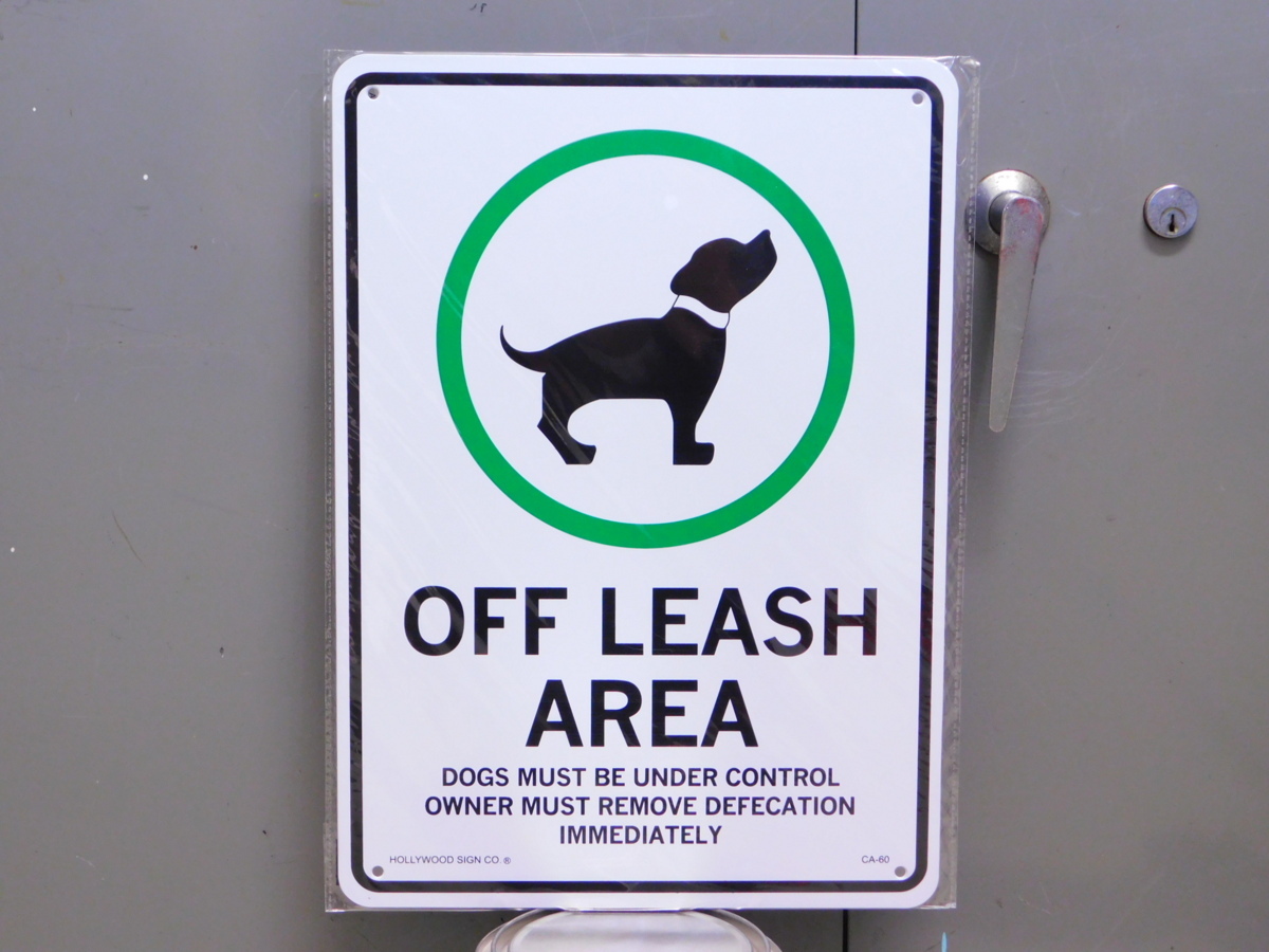 サインプレート CA-60 《ノーリード許可区域》 アメリカ ガレージ 犬 看板 サインボード 拍卖