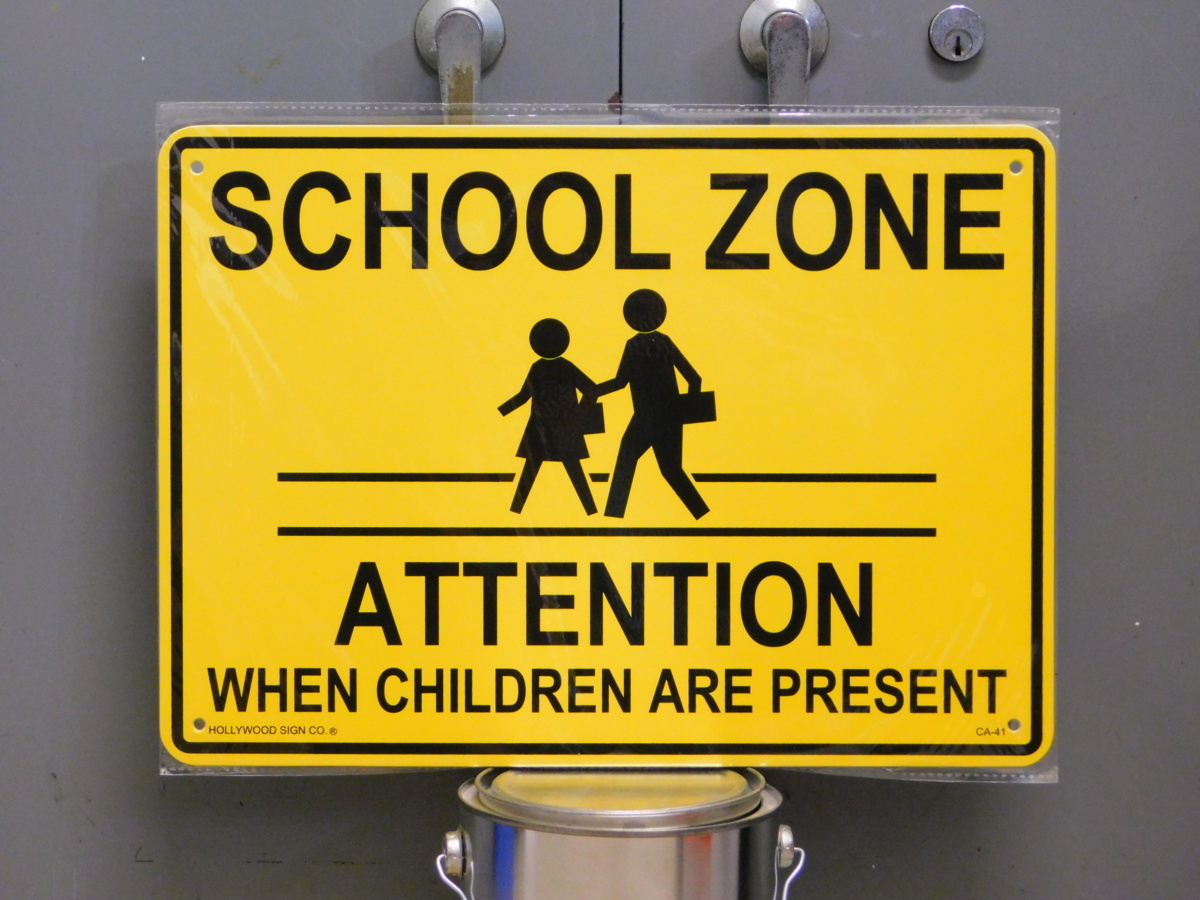 サインプレート CA-41 《スクールゾーン 通学路》 アメリカ ガレージ 看板 サインボード拍卖