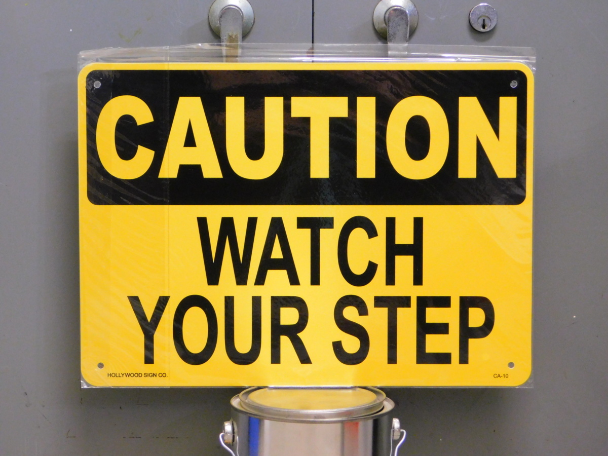 サインプレート CA-10 《足元注意 CAUTION》 アメリカ ガレージ 看板 サインボード拍卖