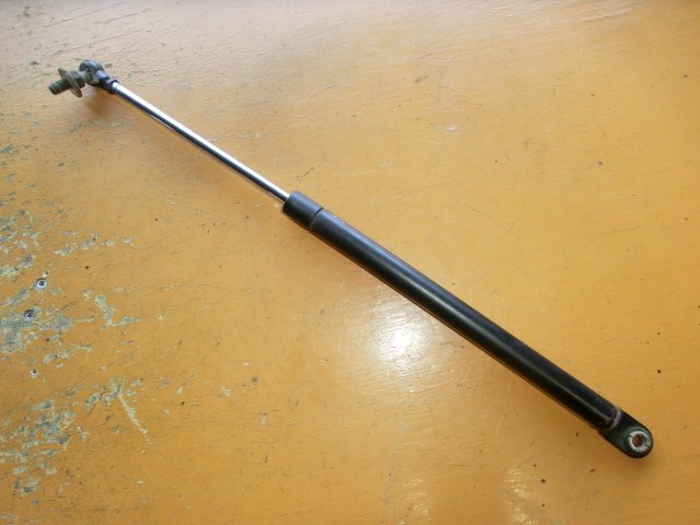 ジムニー 1型 バックドア ダンパー 平成11年 GF-JB23W XC 16.9万㎞ 即決あり拍卖