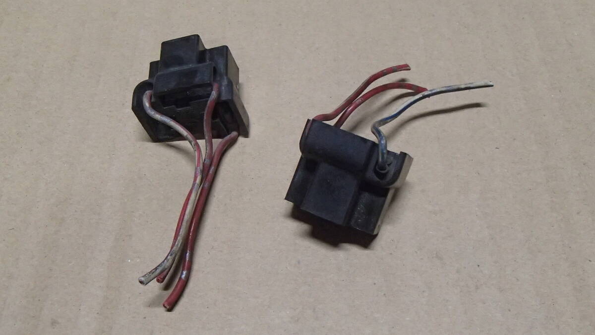 ジムニー JA22 ヘッドライト H4コネクター 左右拍卖