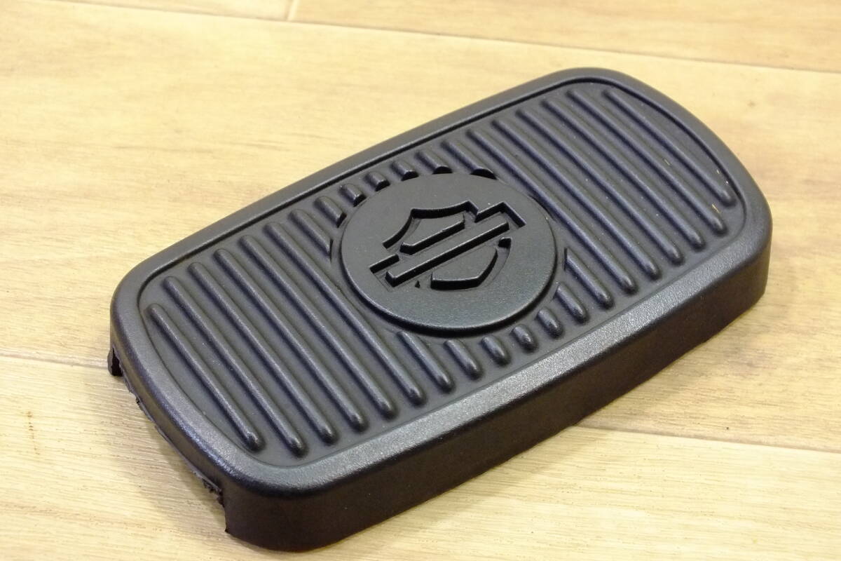 ◆ 送210円 ハーレー FL系 リアブレーキペダルパッド 中古 ツーリング・ソフテイル・バーアンドシールド 42416-06 FLHR/FLHX/FLSTN/FLSTC拍卖