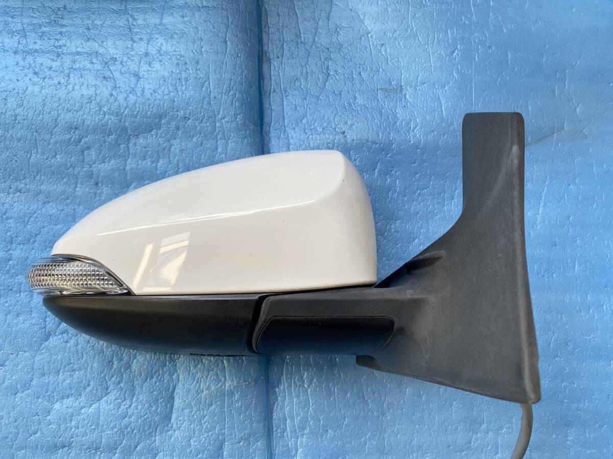 NHP10 アクア 右ドアミラー 040 2411-2890拍卖