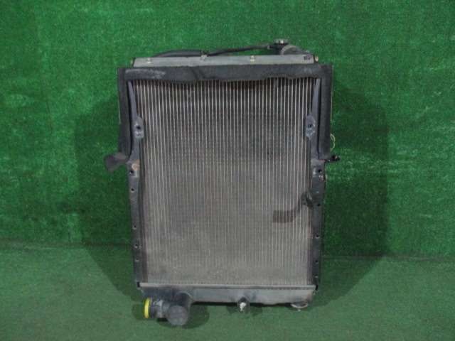 【A34285】◇ キャンター FB700B ラジエーター シュラウド付拍卖