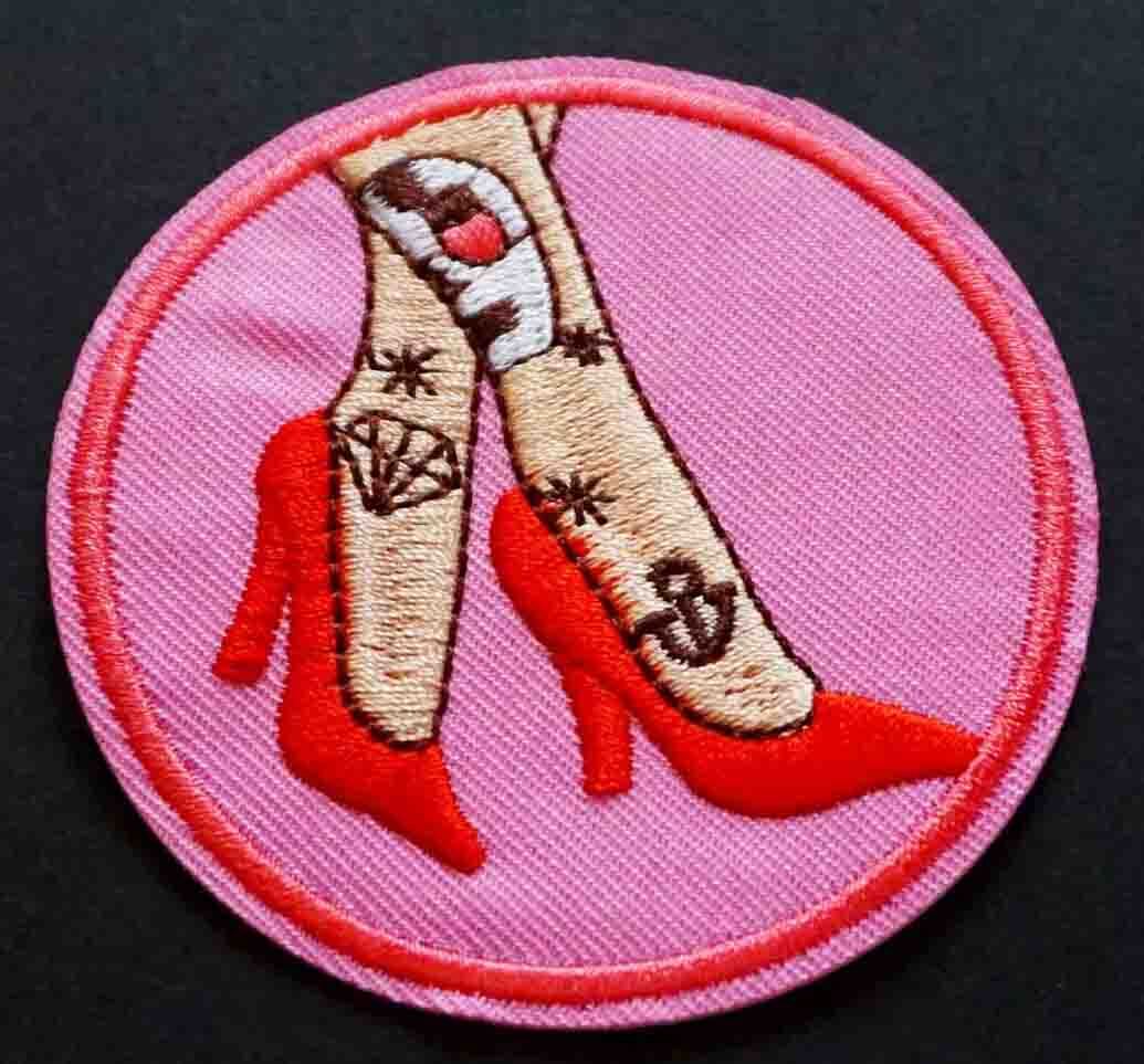 《赤ハイヒール髑髏パンスト柄》■円形■激渋 『red high heels 』lovely girl 刺繍ワッペン■アメリカ 映画 ムービー ホラー■衣服DIY拍卖