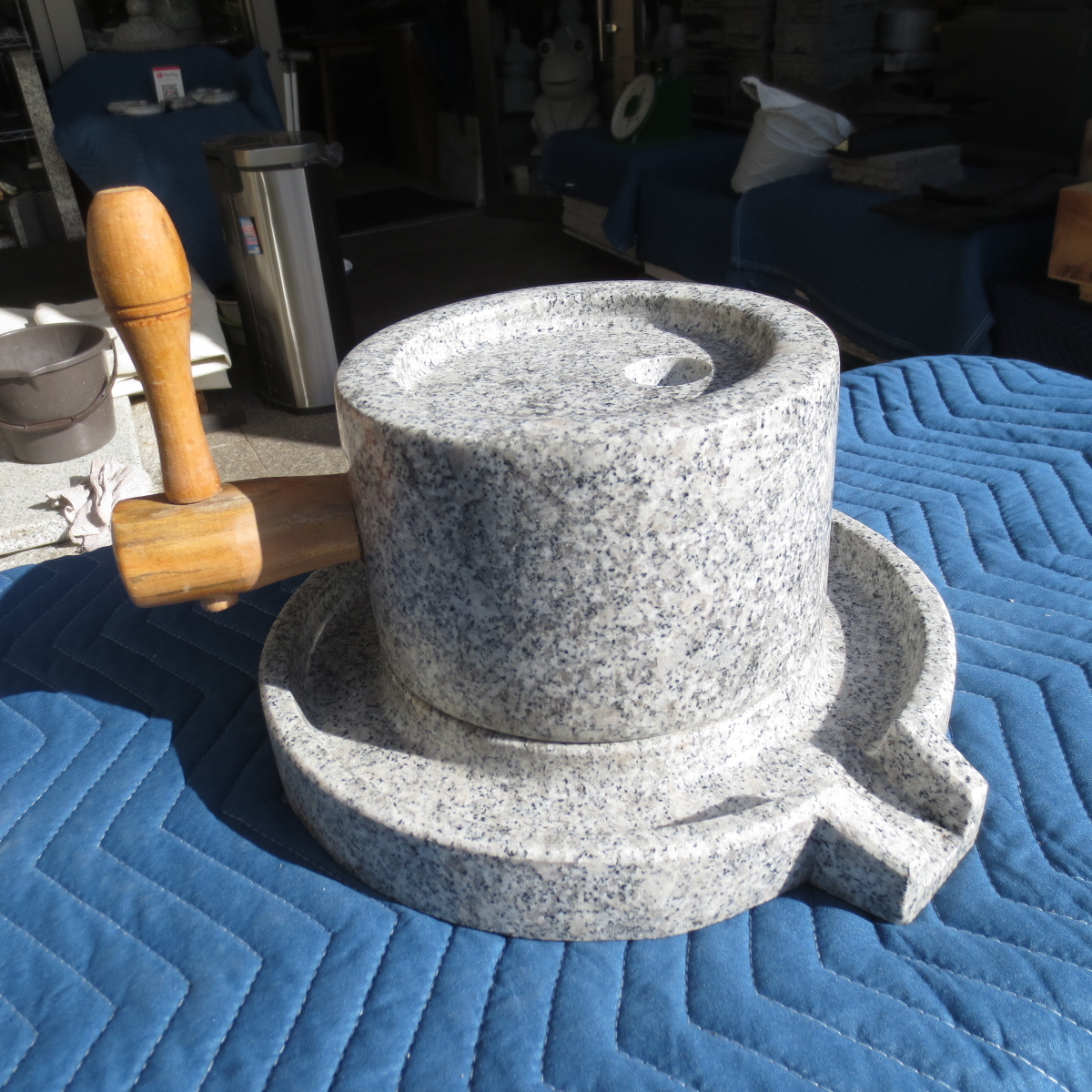 石臼 (いしうす) ひき臼 (ひきうす)御影石 20型 Stone mill ★全国送料無料 拍卖