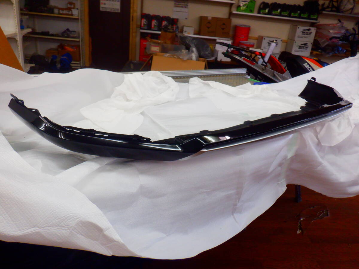 新車外し品 ヴェゼル フロントスポイラー ロアバンパー RV3/4/5/6 NH731P クリスタルブラックパール 71161-3M0-J0 (T) 個人宅配達可能拍卖