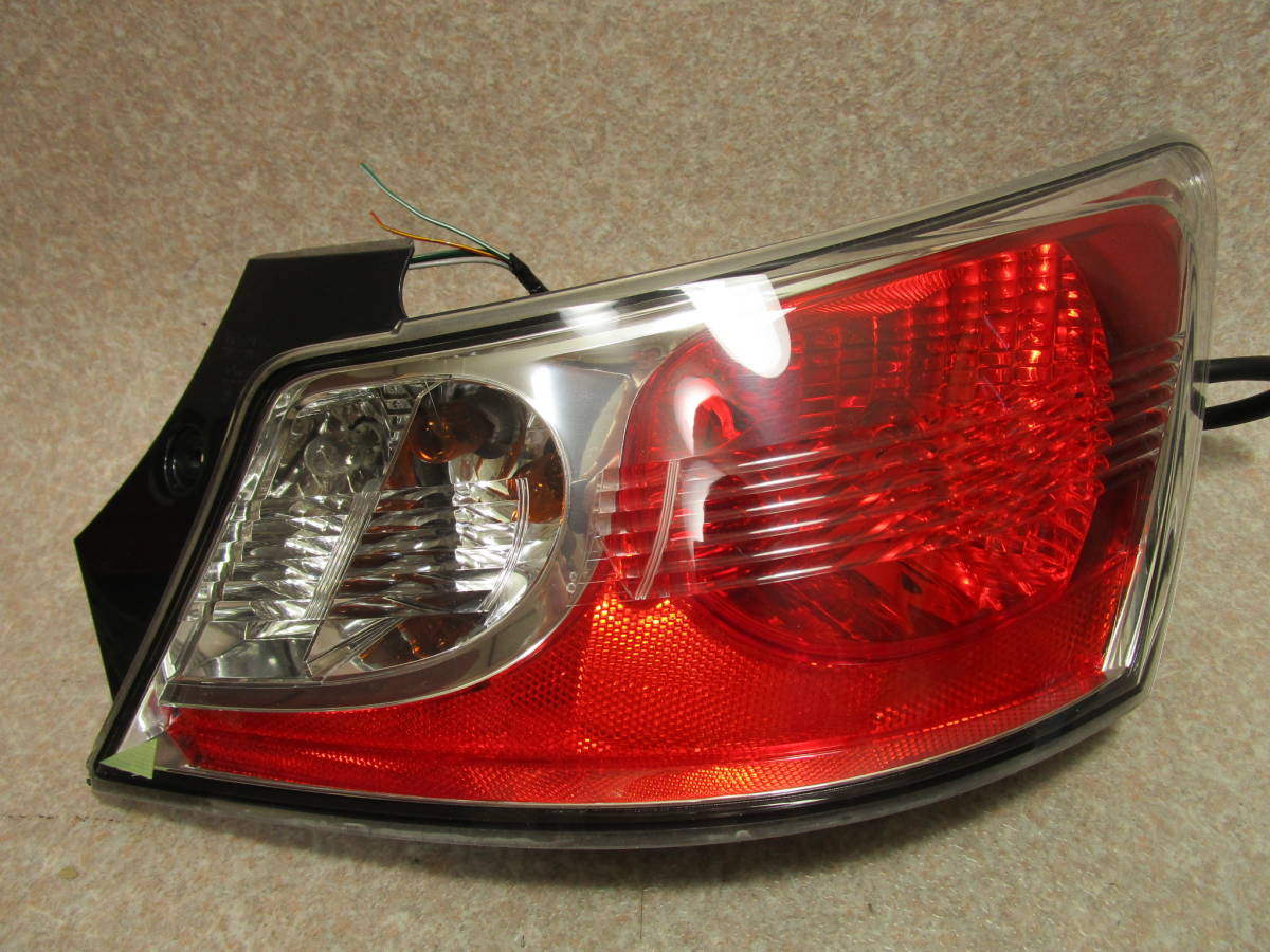 ◎欠けあり◎ bB テールランプ 右 KOITO B1-3 QNC20/QNC21/QNC25拍卖