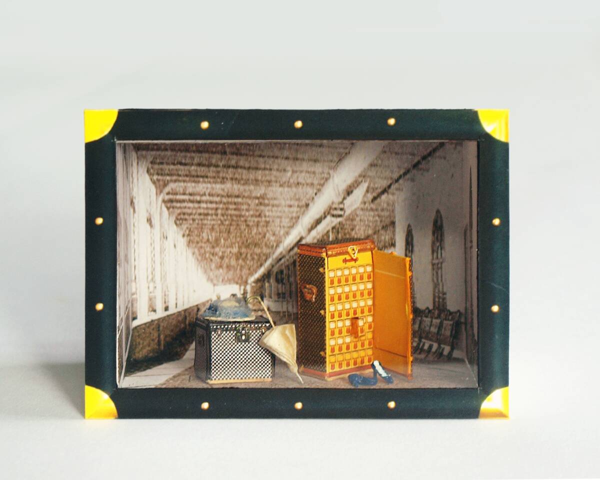 ガレット製作 ミニチュア ペーパー フレーム L. V trunks s=1:48 オリンピック号デッキ、ガレット antique Louis Vuitton コレクション拍卖