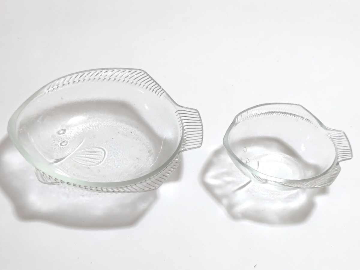 ♪新古品♪お魚のガラス中鉢 大小2個セット★透明★調理フルーツやサラダの付け合わせなどに 納戸の整理中/昭和レトロ拍卖