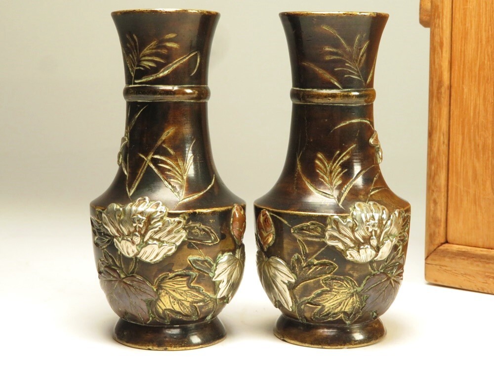 【8916】明治期 銅製 高肉象嵌入り 小花瓶 一対(初品・買取品)拍卖