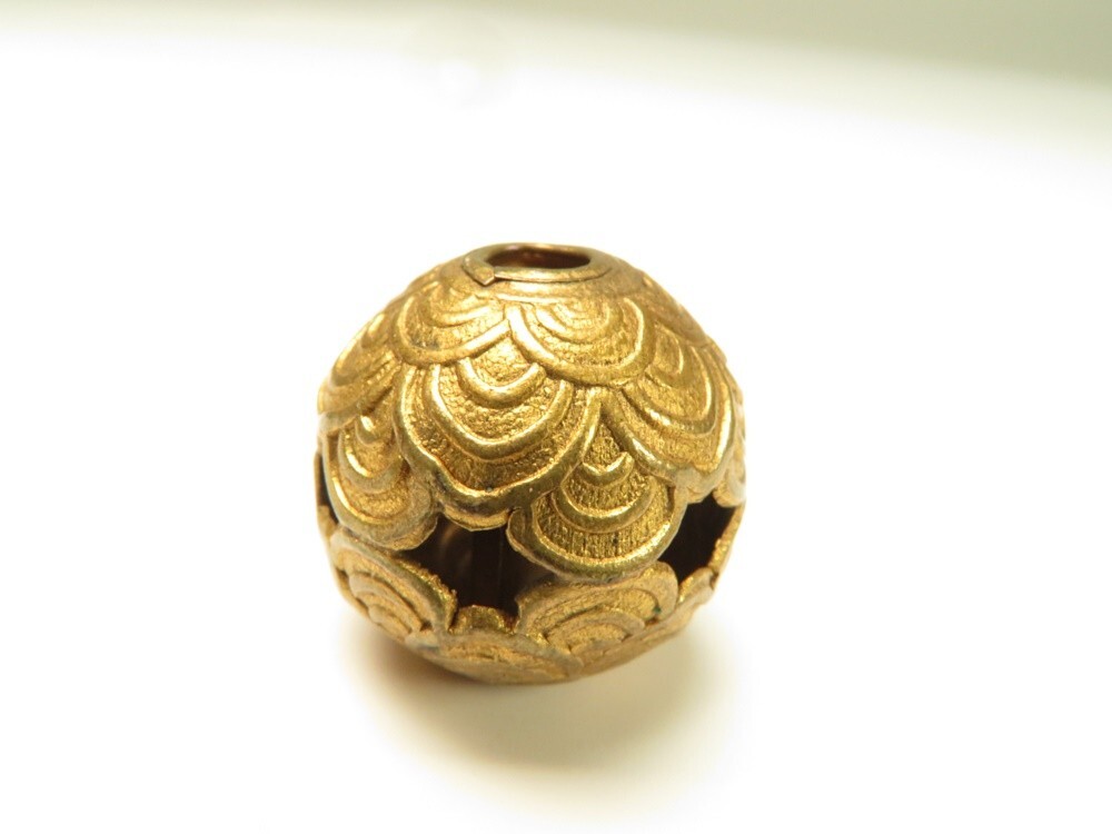 【8960】堤物 (印籠 緒締)明治期 鍍金 透かし 緒締め(初品・買取品)拍卖