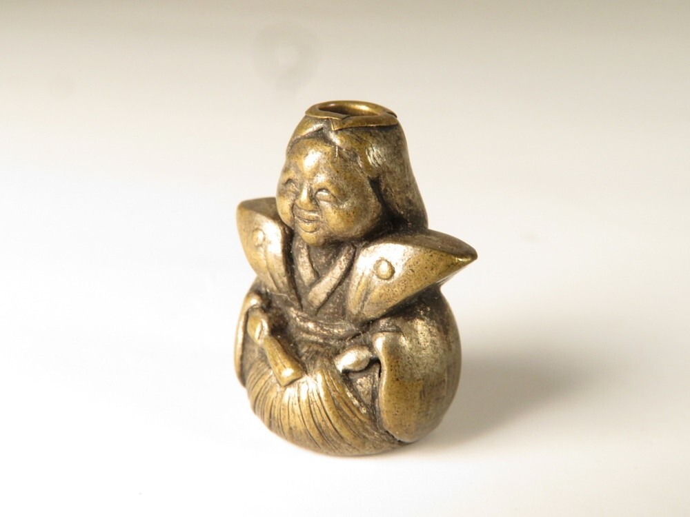 【8999】堤物 (印籠 緒締)明治期 お多福 彫金 お締め(初品・買取品)拍卖