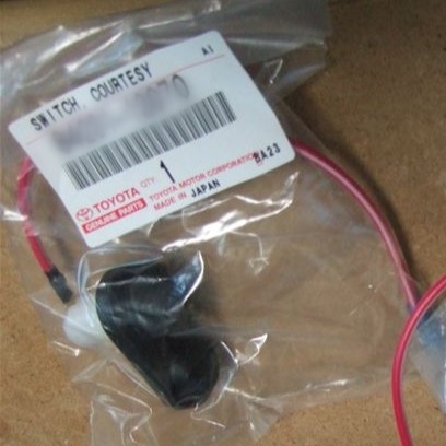 新品 トヨタ ドア カーテシランプ スイッチASSY 1台分 4個セット (フロント,リヤ左右) ランクル80 FZJ80,HDJ81,HZJ81 192/08- 1993/12 拍卖