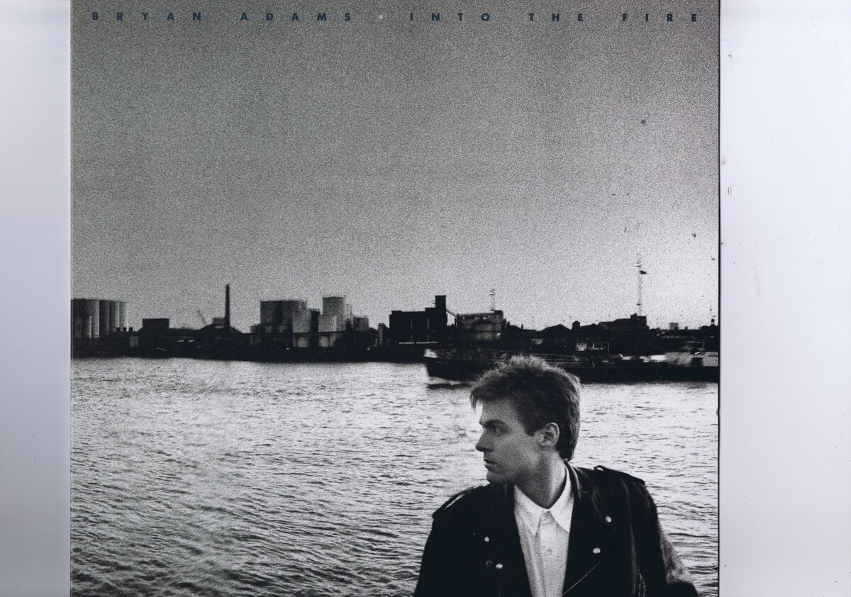 新品同様 国内盤 LP Bryan Adams / Into The Fire / イントゥ・ザ・ファイア ブライアン・アダムス インサート付き C28Y3166拍卖