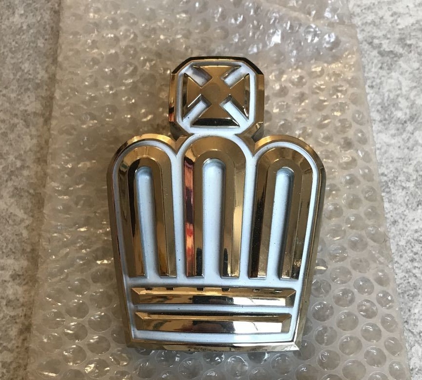 ■新品■トヨタ 純正 170系 17系クラウン JZS171 王冠 金 フロントパネル エンブレム ラジエータグリル拍卖