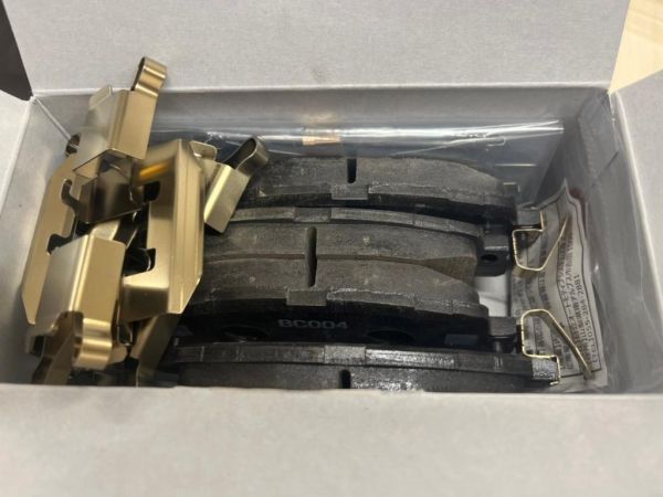 残りわずか!【未使用 ダイハツ 純正】タントカスタム LA600/610S パッド キット ディスクブレーキ拍卖