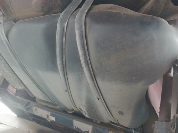 ■フォルクスワーゲン ヴェント ガソリンタンク 中古 1H0201085J/K 1H0201085 部品取あり フューエルタンク 燃料タンク ゴルフ3 ゴルフ2■拍卖