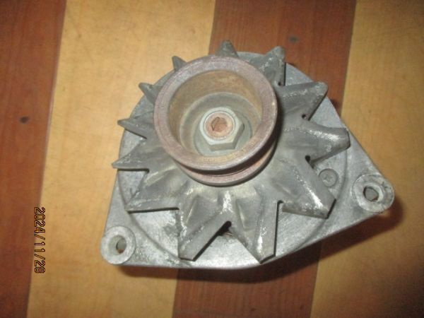 ■ベンツ W201 190E オルタネーター 中古 ジャンク 0120489325 0071545402 1021540040 部品取あり ダイナモ ジェネレーター W124■拍卖