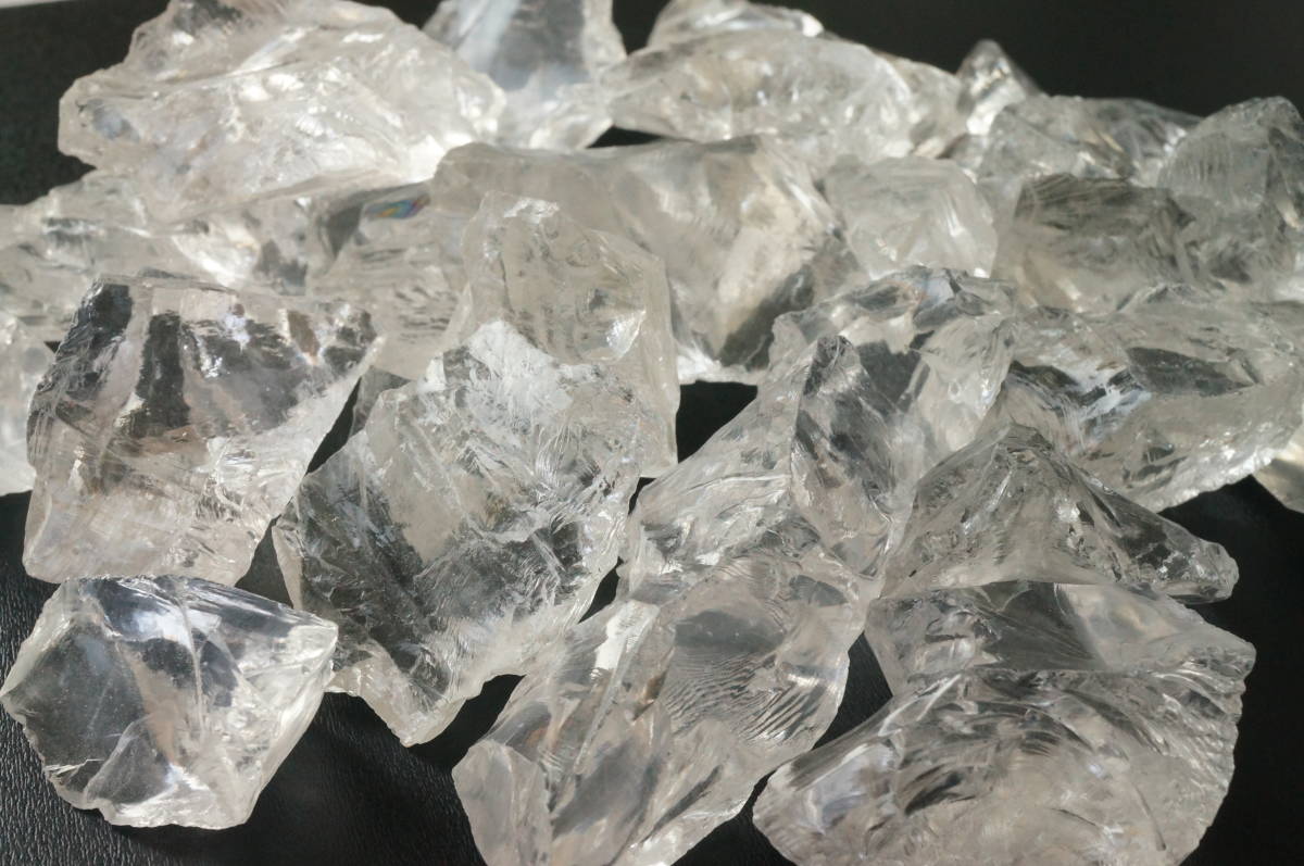 希少!35年前の未使用在庫!水晶丸玉、彫刻品製作用AAAランク極上天然水晶原石高透明度まとめて1500ct/300g拍卖