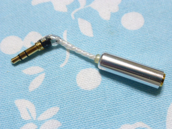 2.5mm4極 (メス) → 3.5mm 3極 ステレオミニ 変換ケーブル レジン 斜め形成 オーグライン iPod iPhone スマホ 等にも拍卖