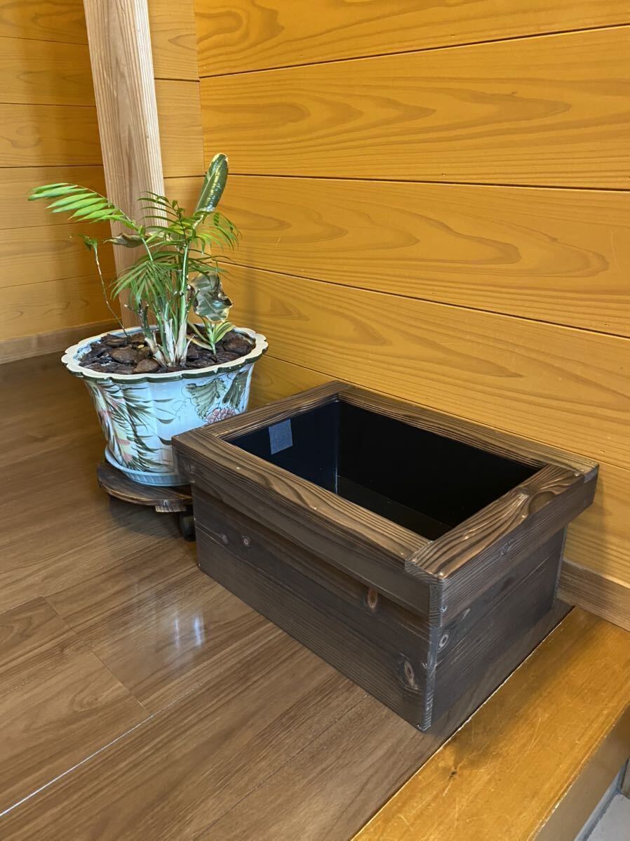 《木枠カバー Aタイプ 13L》 ビオトープ用 オーバフロー対策済み NVボックス13 付き 焼杉枠 メダカ飼育 外内兼用 めだか拍卖