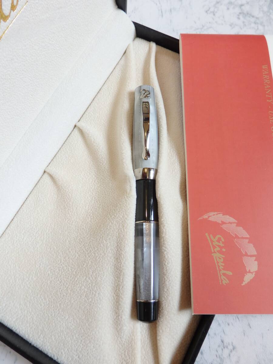 ◆【送料230円~】スティピュラ 22 バンテ・デゥェ グレイシェル万年筆 ペン先:チタン M程度拍卖