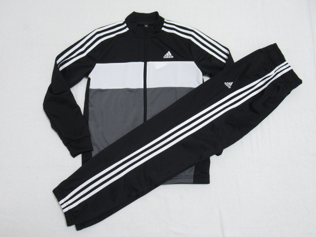adidas キッズ ジャージ 上下セット 3ストライプ 白 黒 160 アディダス エッセンシャルズ 運動着 セットアップ トラックスーツ GN3970拍卖
