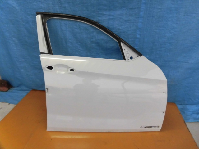 AG543 BMW E84 X1 フロントドア 右 白拍卖
