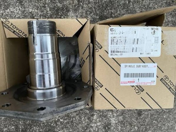 ●新品 トヨタ 70系 80系 ランドクルーザー ランクル 純正 ステアリングナックル スピンドル 左右セット SUB ASSY tearing knuckle spindle拍卖