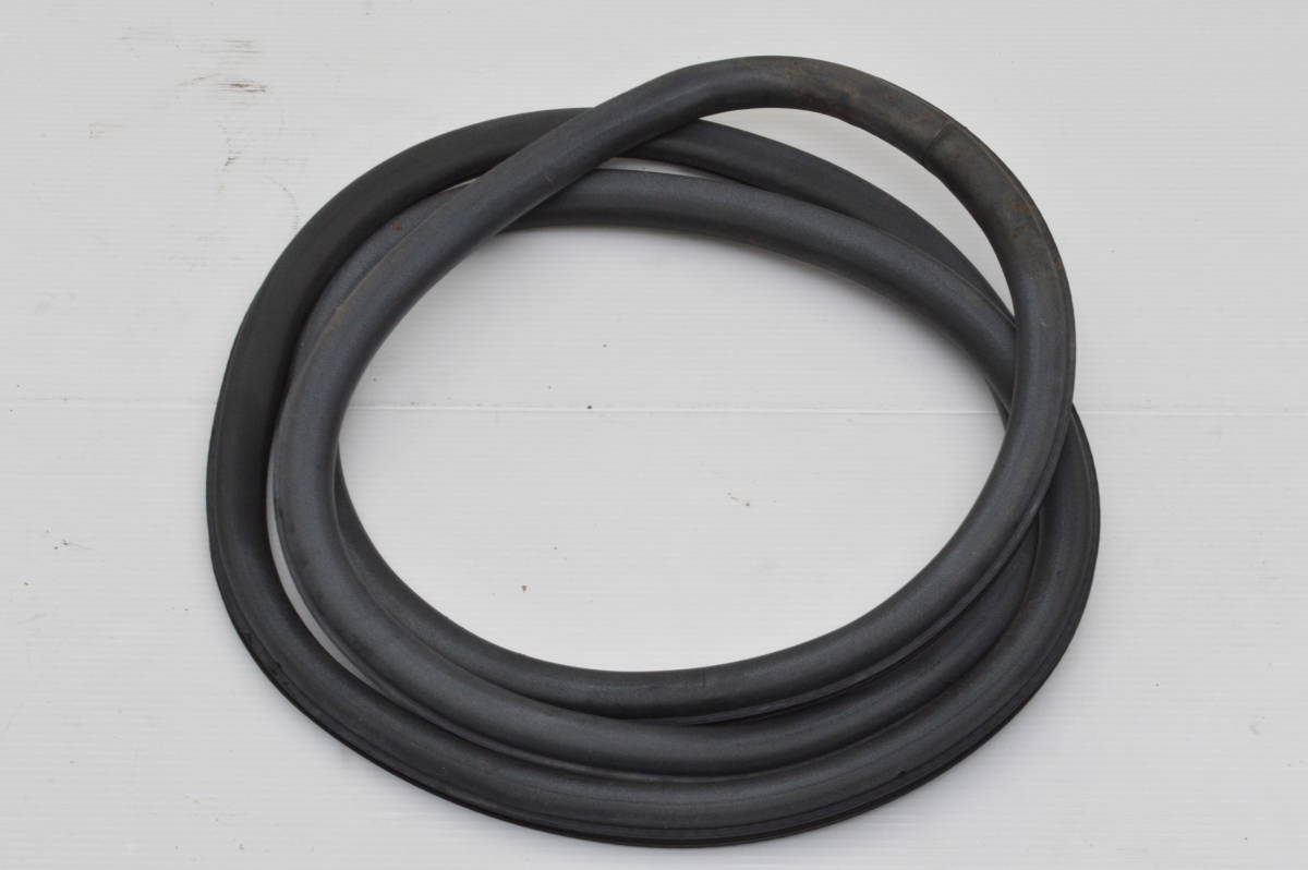 【程度良好品】ベントレー コンチネンタル フライングスパー 純正 ドアシール ウェザーストリップ リア左側 品番:3W5867367D 即納可能拍卖