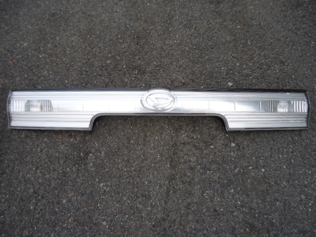 送料込み ダイハツ タント L375S リアガーニッシュ拍卖