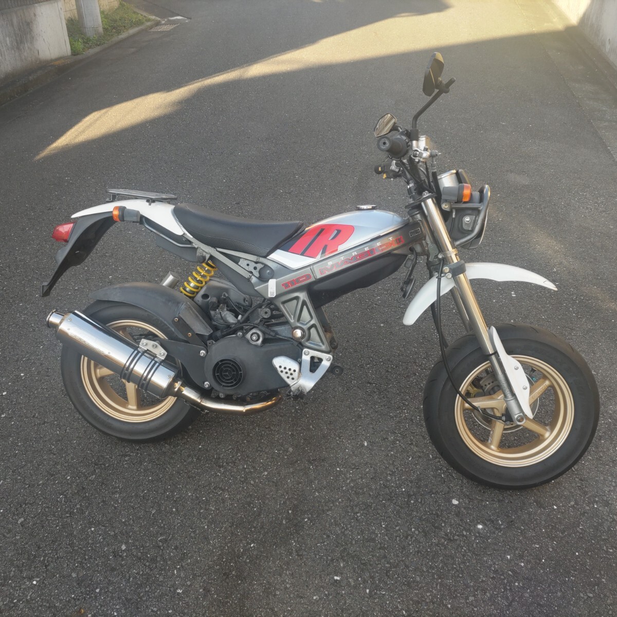横浜発 SUZUKI スズキ STREET MAGIC-Ⅱ 110 ストリートマジックⅡ110 NRマジックマフラー V−SHOK 実働 バトラックス 走行距離14014拍卖