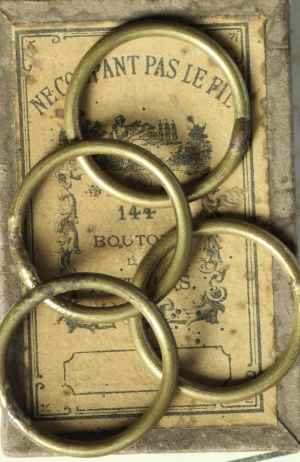 即決 カーテンリング 4個 φ30mm 真鍮 生地クロス タペストリー フランス ヴィンテージ拍卖