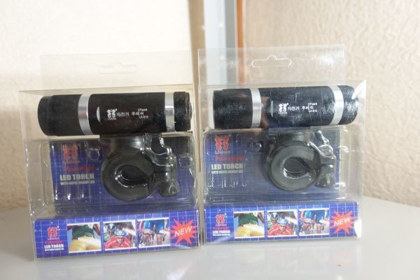 LED 電池式 強力自転車 ライト 防水 1個拍卖