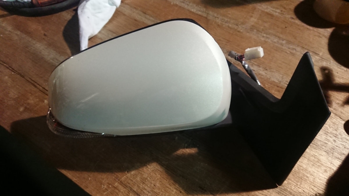 アクア 右 ドア ミラー 電動 パール拍卖