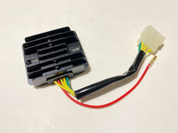 Z400FX E4 82年以降 6Pカプラー+1本線車両用 レギュレーター レクチファイア レギュレター 2拍卖