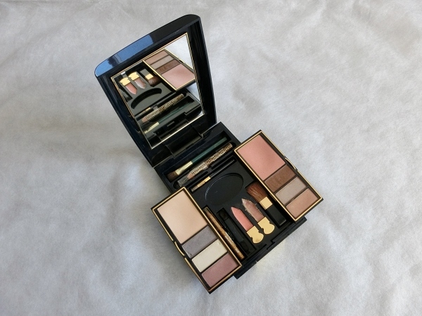 【中古】Dior voyage ディオール ヴォヤージュ メイクアップ パレット コレクションカラーズ トラベルコレクション コンパクト メイク道具拍卖
