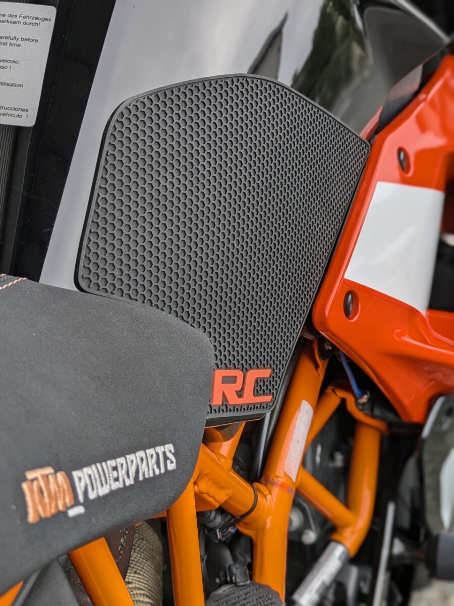 KTM RC 125 200 250 390 タンク 滑り止めゴムシート拍卖