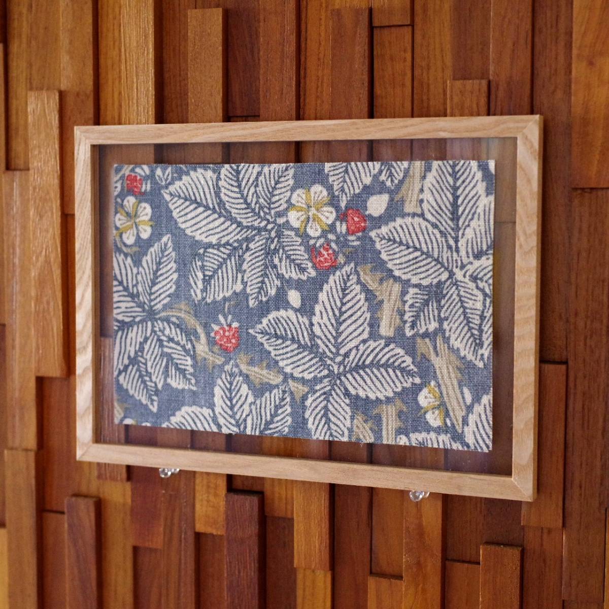 ファブリックパネル ウィリアムモリス BRAMBLE アートパネル インテリア 壁掛け 無垢材 タモ 額縁 麻 リネン拍卖