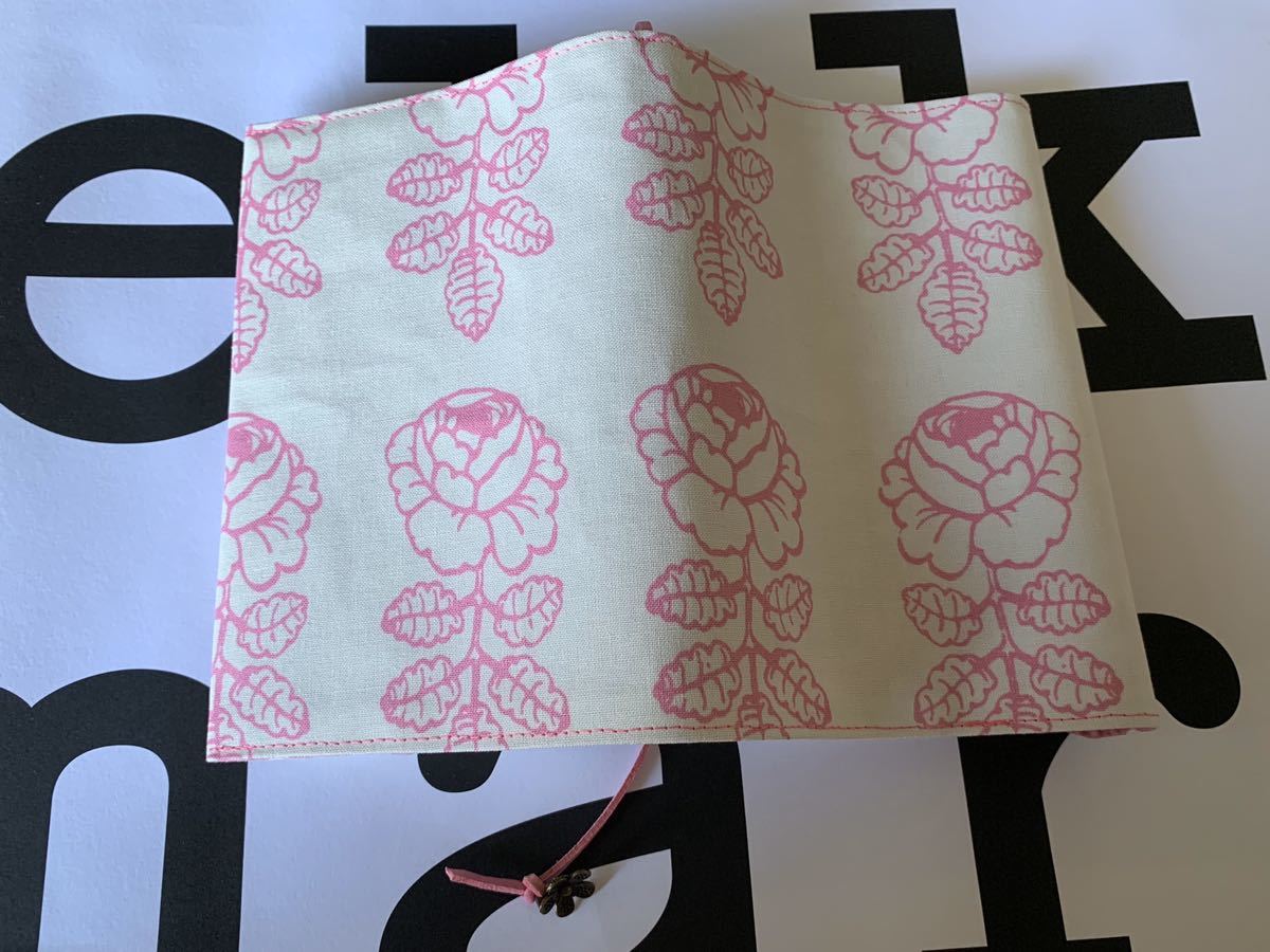 ブックカバー文庫本サイズ☆マリメッコ生地☆No.1081 Fin-20拍卖