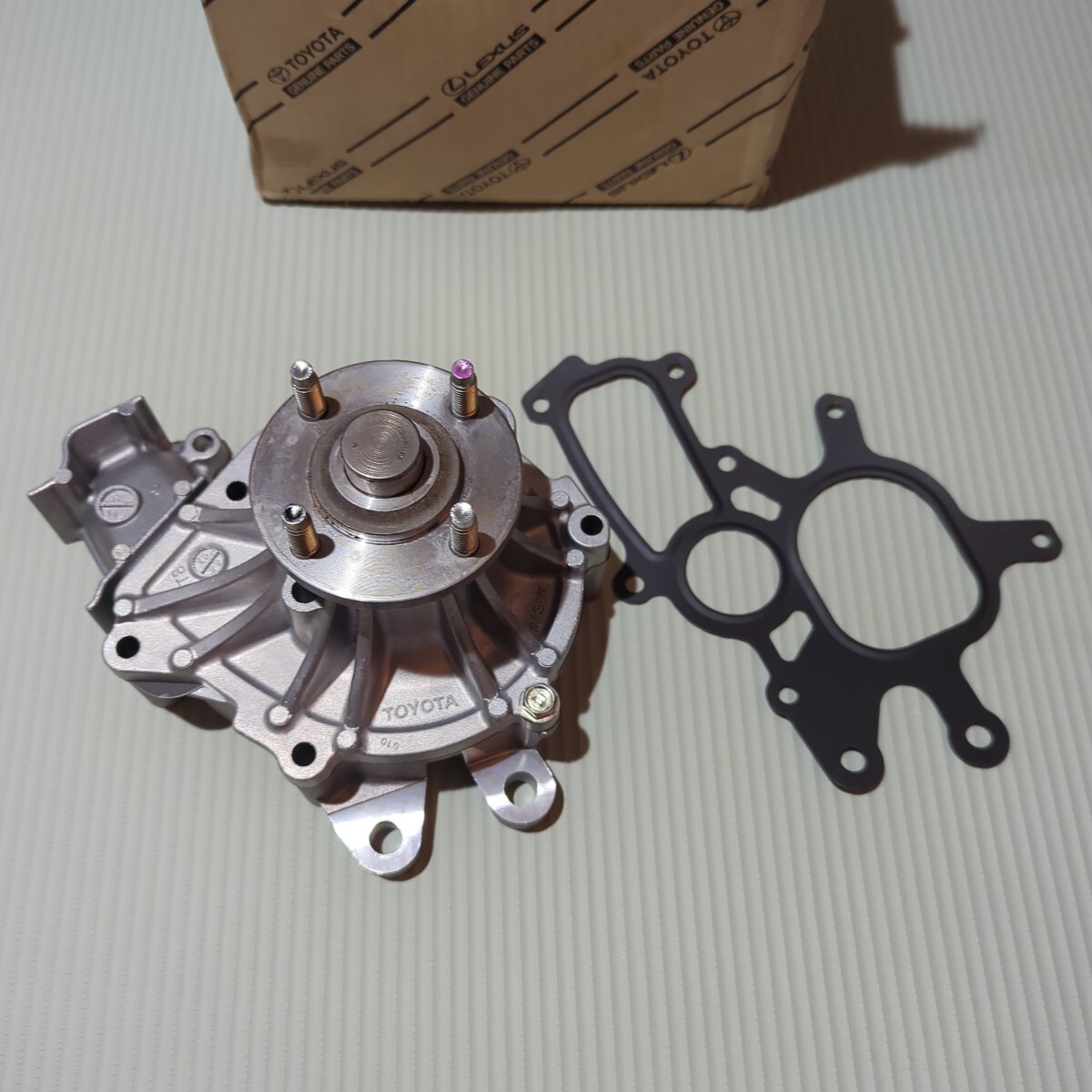 トヨタ  ウォーターポンプ ディーゼル グランドハイエース ハイラックス ハイエース等拍卖