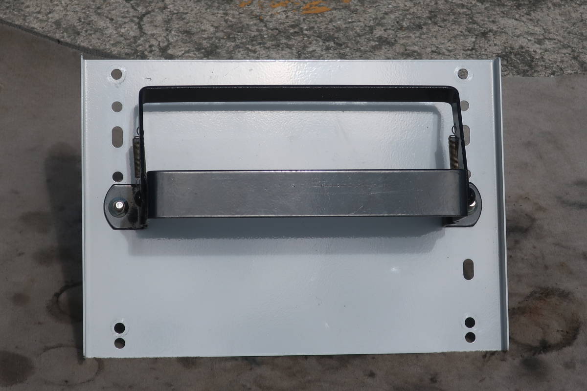 R3 2PG-CYJ77C ISUZU GIGA いすゞ ギガ 10t 15t 4軸低床 純正 車輪止めホルダー 車輪止め収納 ブラケット 汎用 新車外し! NO65拍卖