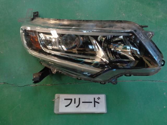 フリード GB5 右ヘッドランプユニット LED 即決 4843拍卖